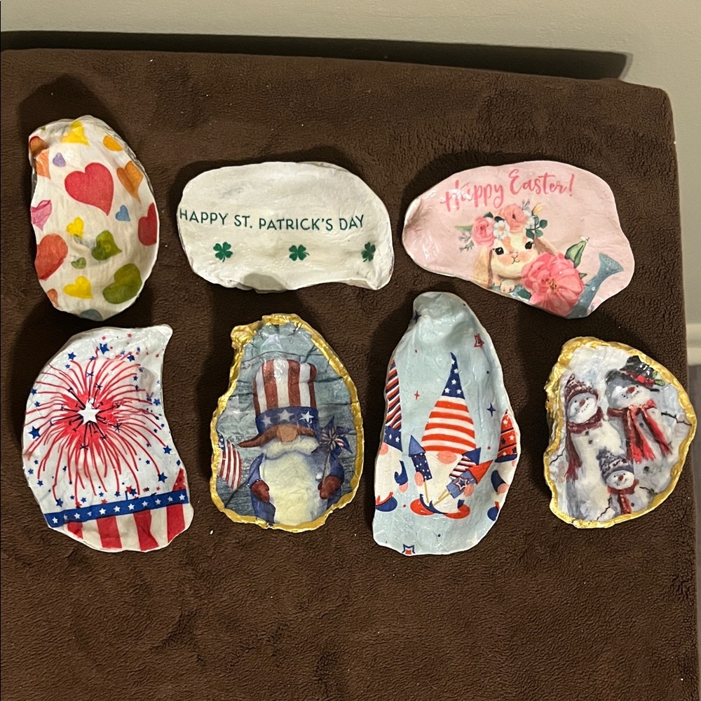 Decorative Holiday Decoupage Oyster Set